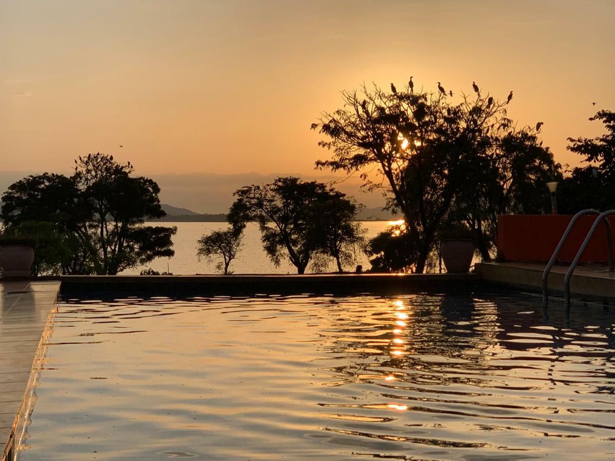 Samuka Island Retreat Βίλα Τζίντζα Εξωτερικό φωτογραφία